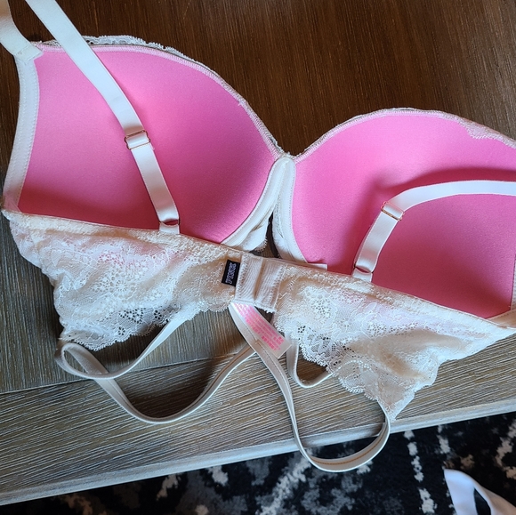 NWOT 34DD Lace VS bra - Picture 4 of 7